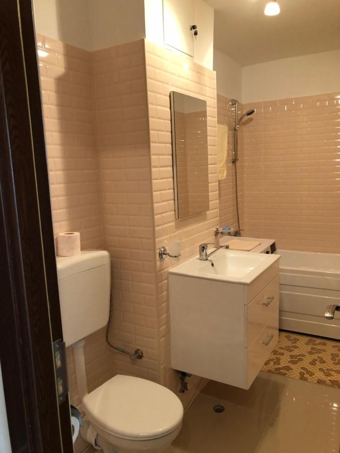 Le Garcon De Cristina-Simple,Quiet,Spacious Studio บูคาเรสต์ ภายนอก รูปภาพ