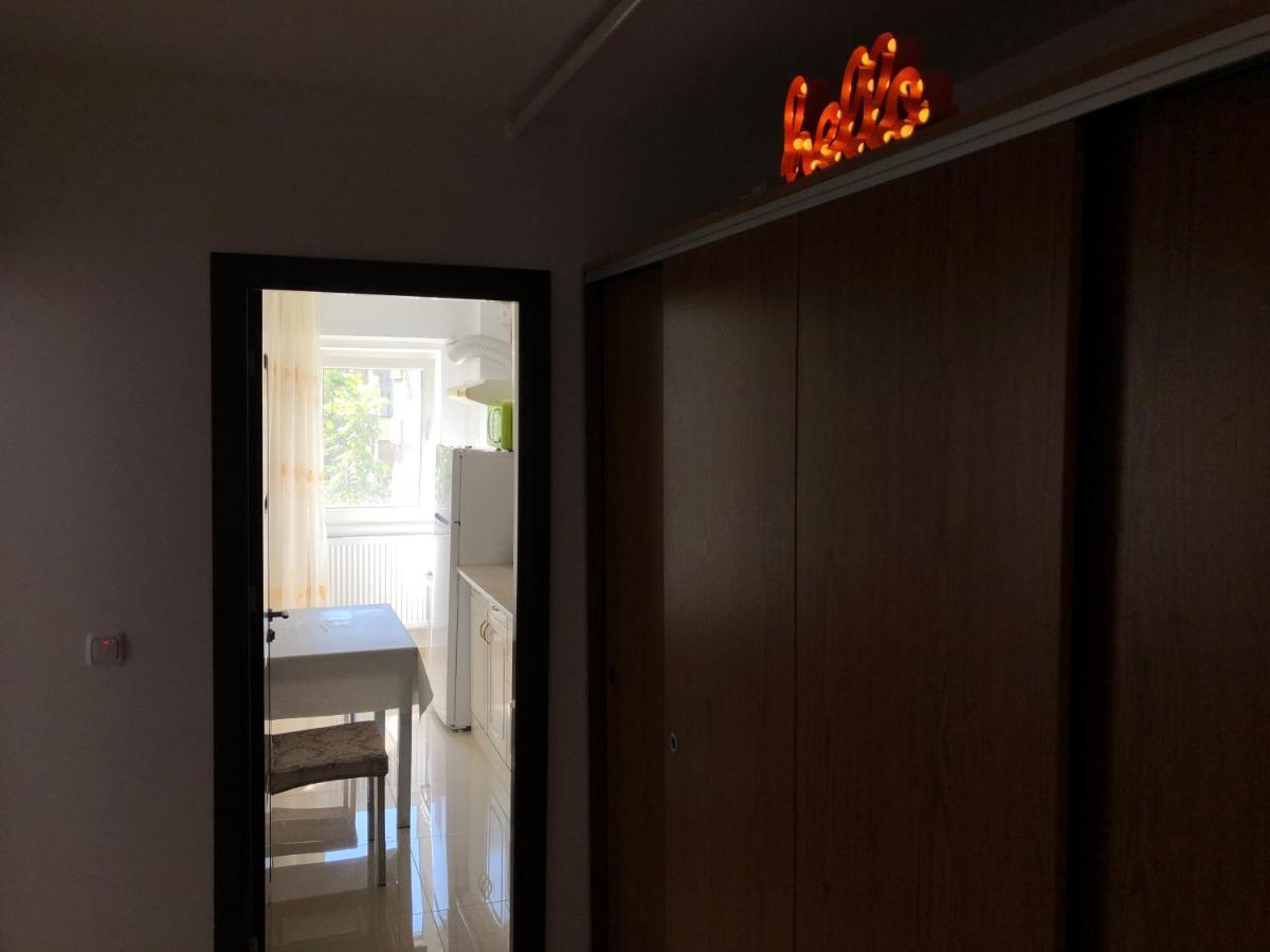 Le Garcon De Cristina-Simple,Quiet,Spacious Studio บูคาเรสต์ ภายนอก รูปภาพ