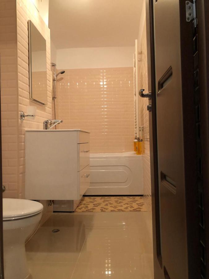 Le Garcon De Cristina-Simple,Quiet,Spacious Studio บูคาเรสต์ ภายนอก รูปภาพ